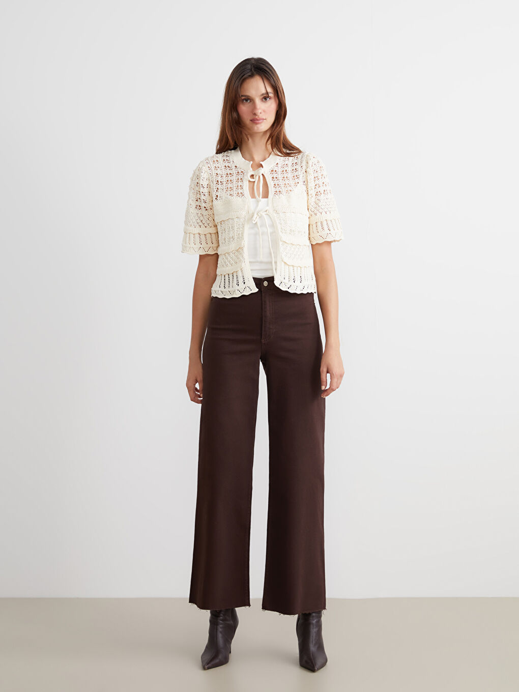 Ekru Bağlamalı Yaka Ajurlu Kadın Triko Hırka-1