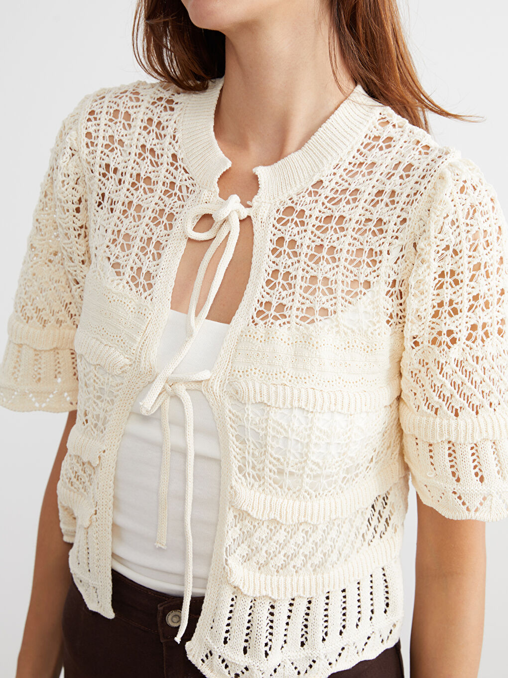 Ekru Bağlamalı Yaka Ajurlu Kadın Triko Hırka-2