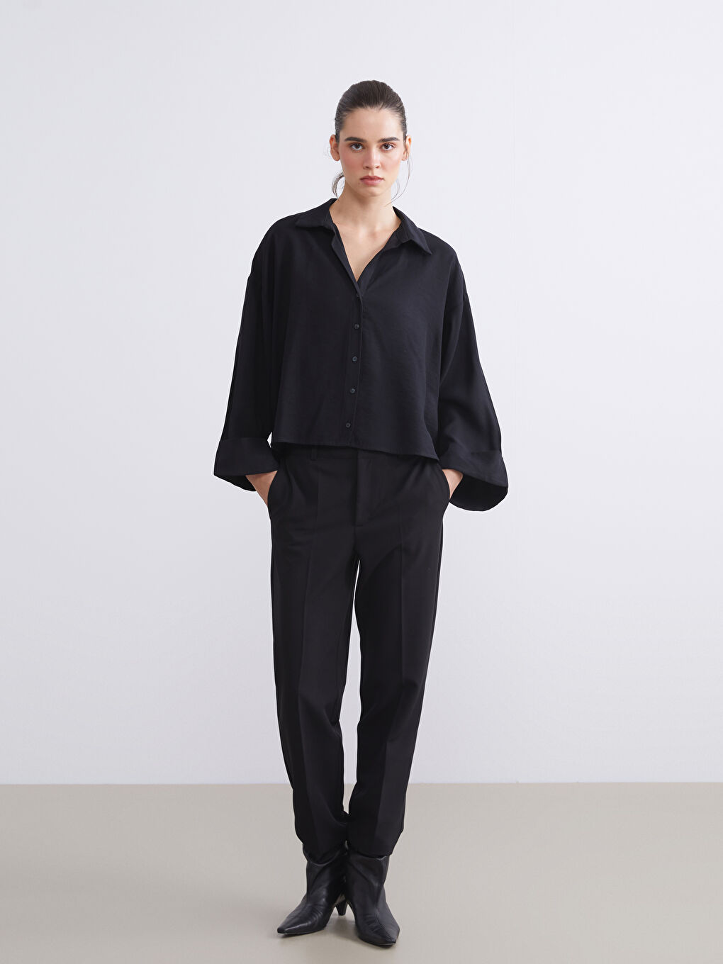 Siyah Standart Fit Kadın Pantolon