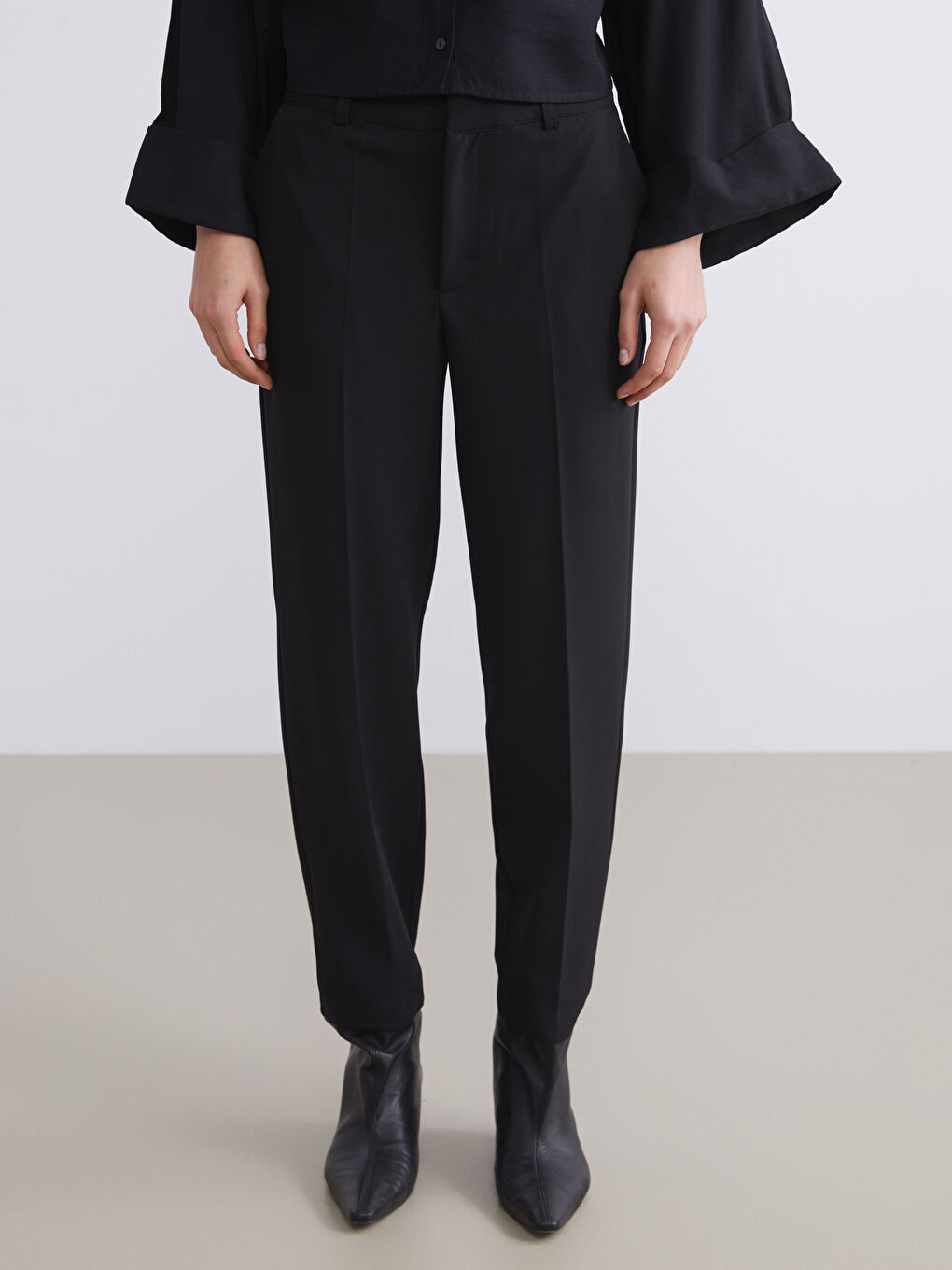 Siyah Standart Fit Kadın Pantolon-1