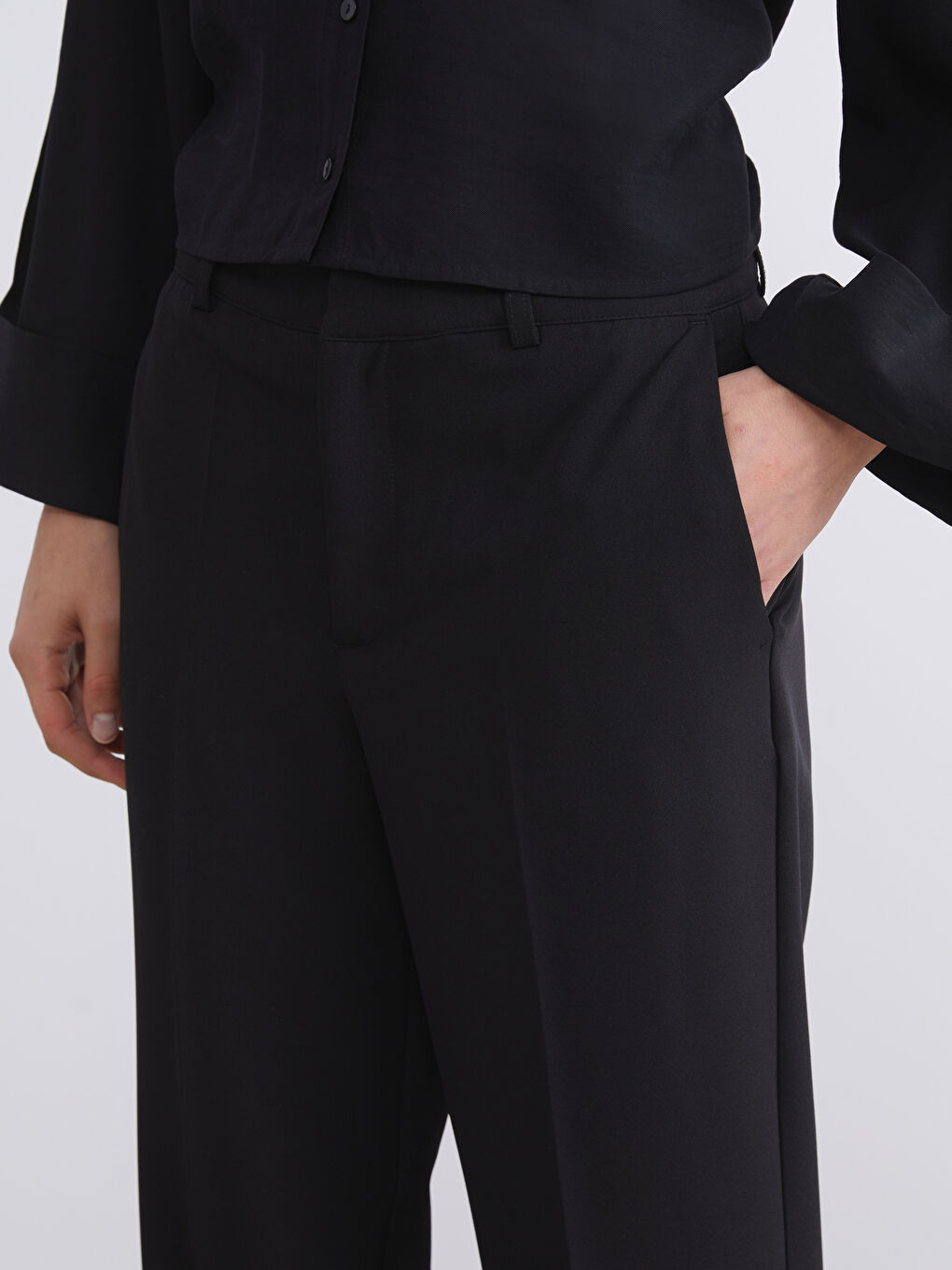 Siyah Standart Fit Kadın Pantolon-2