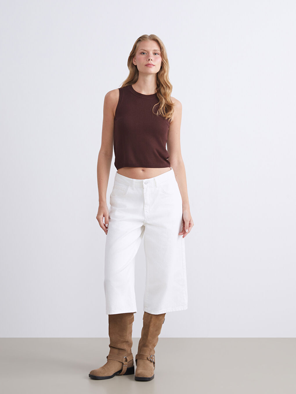 Crew Neck Women's Knitwear Sweater Vest-1
