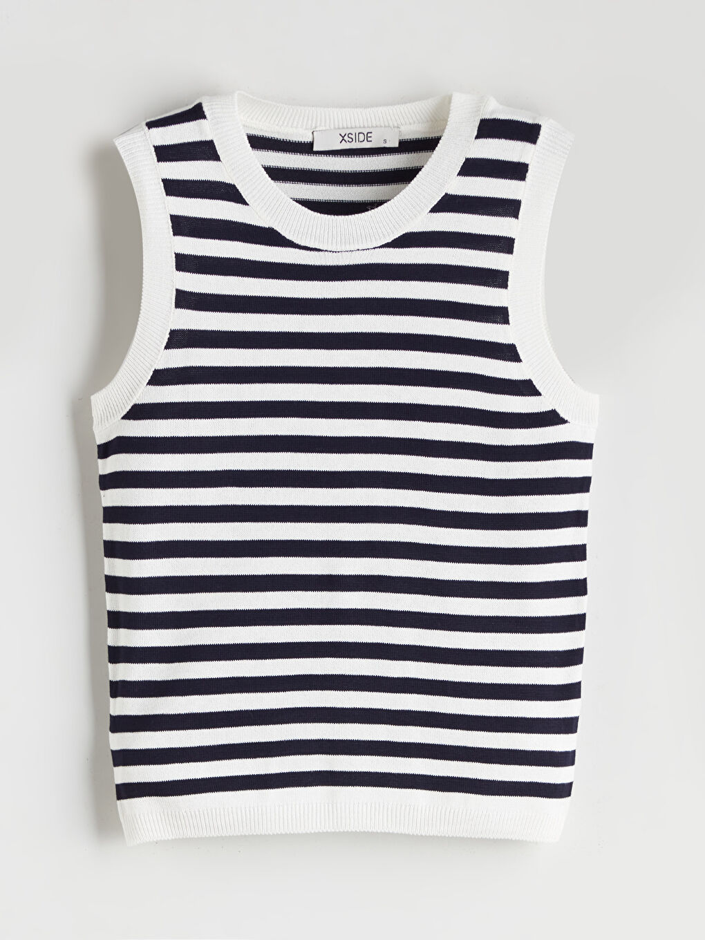 Crew Neck Striped Women's Knitwear Sweater Vest-4