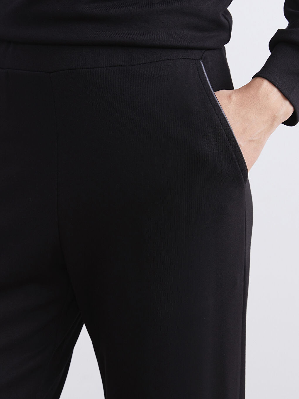 Siyah Beli Lastikli Kadın Eşofman Altı-2