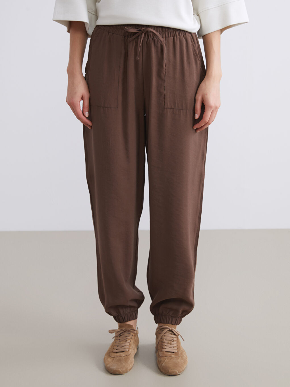 Kahverengi Beli Lastikli Kadın Jogger Pantolon-1