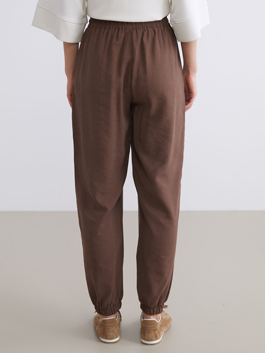 Kahverengi Beli Lastikli Kadın Jogger Pantolon-3