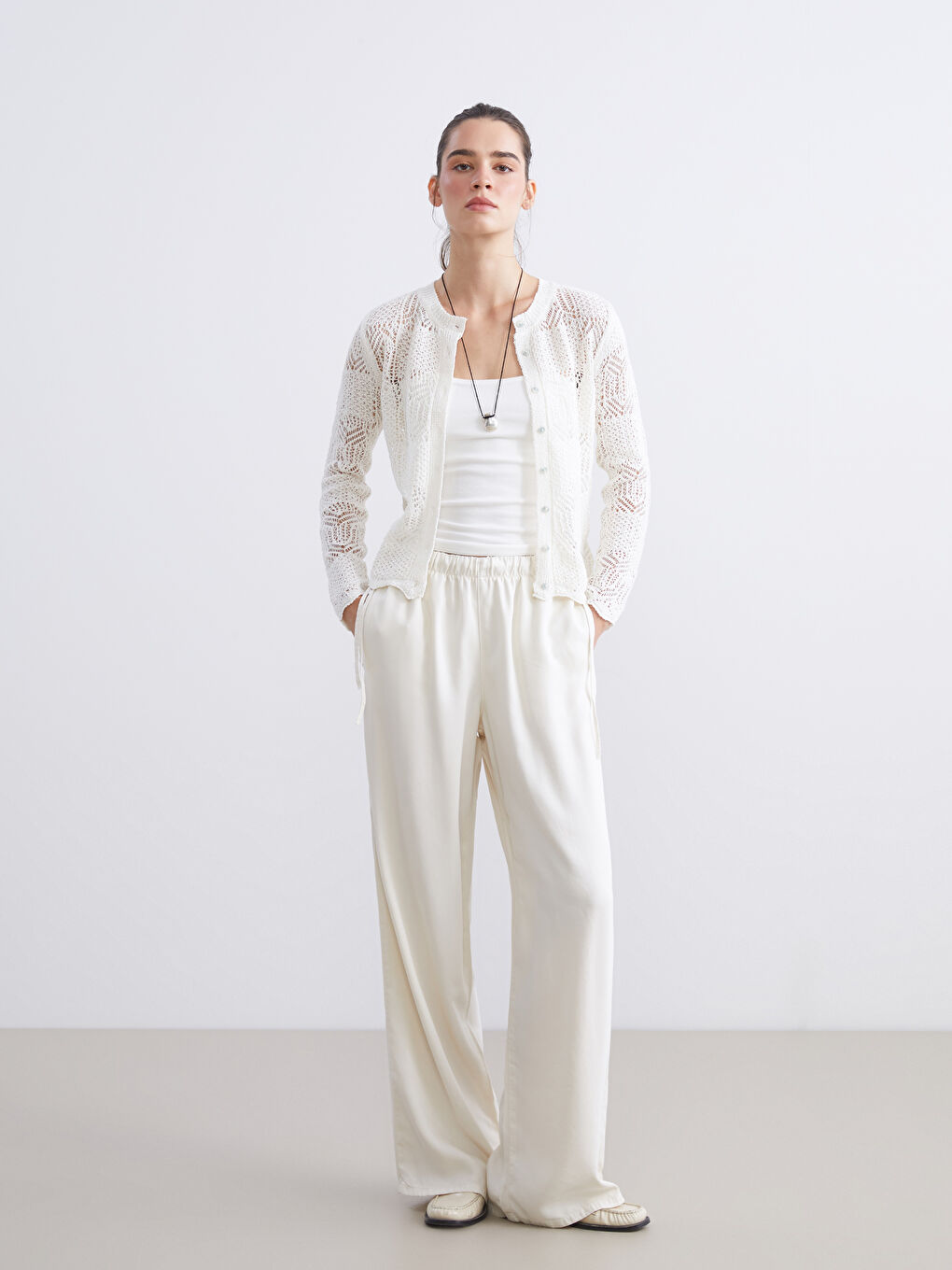 Ekru Bisiklet Yaka Ajurlu Kadın Triko Hırka-1