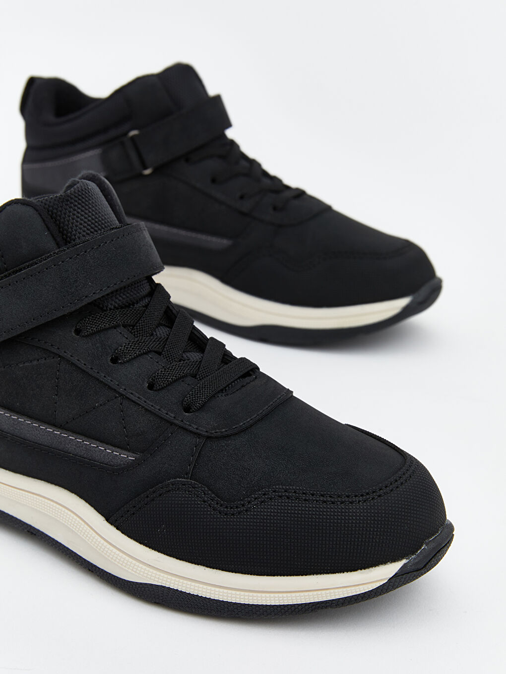 Siyah Bağcık ve Cırt Cırtlı Erkek Çocuk Spor Ayakkabı-2