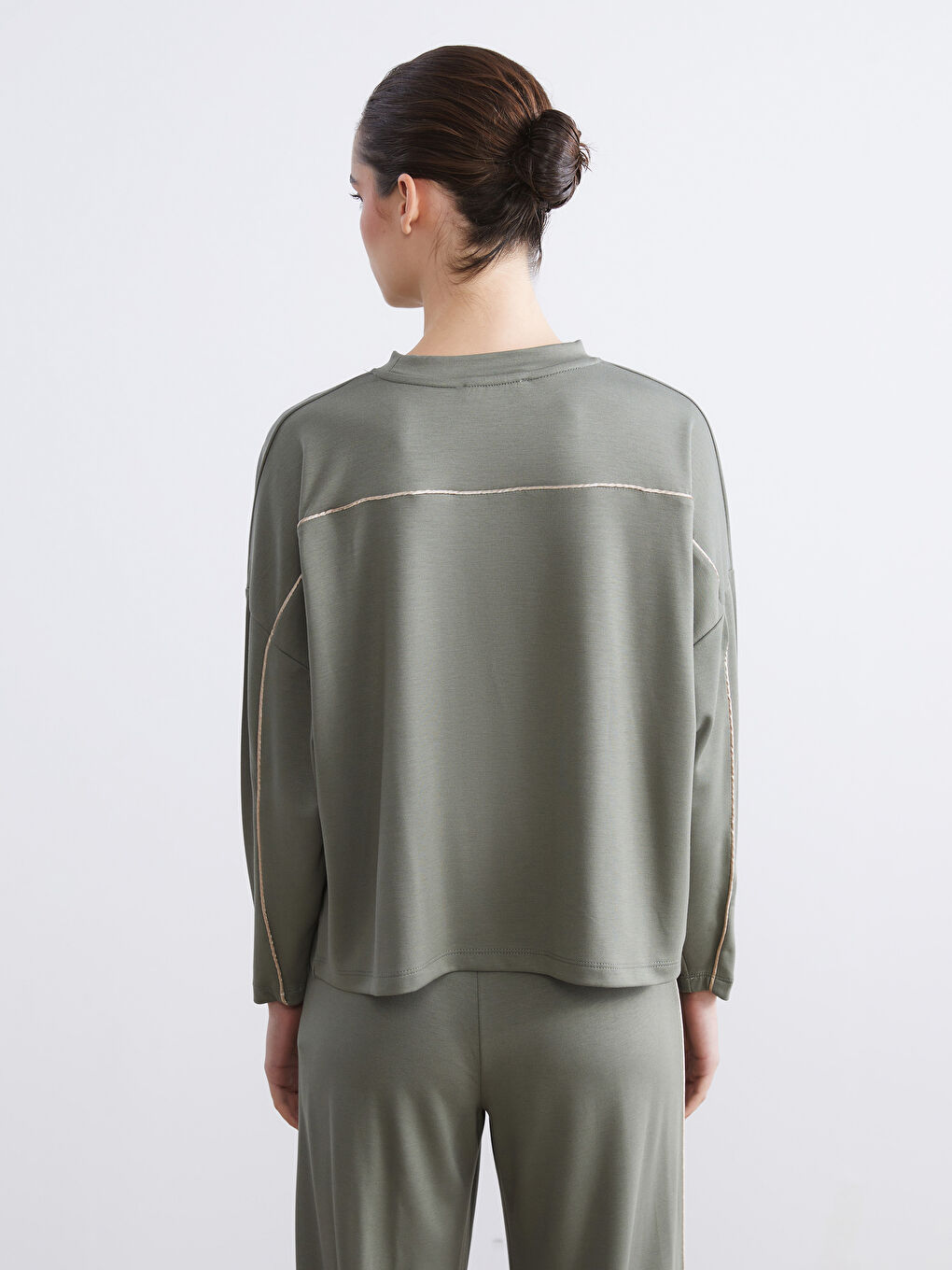 Haki Bisiklet Yaka Kadın Sweatshirt-3