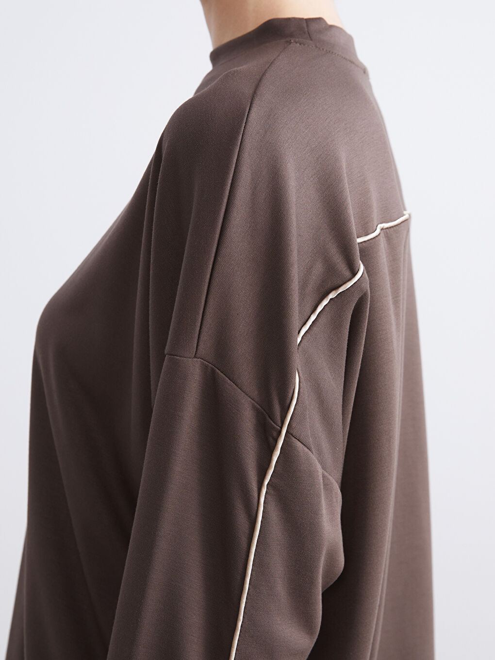 Kahverengi Bisiklet Yaka Kadın Sweatshirt-2