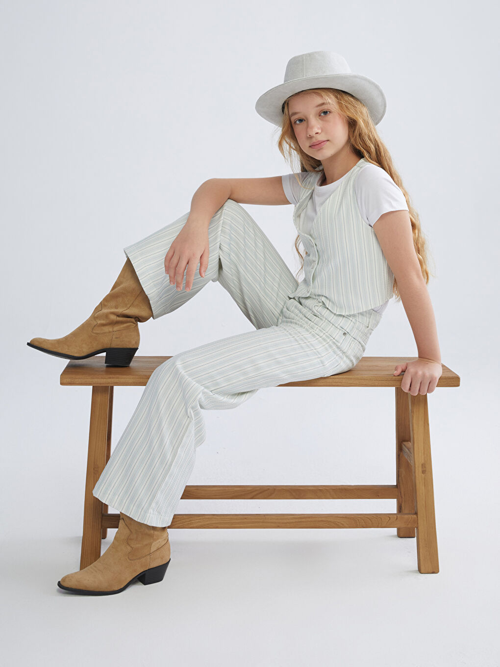 Yeşil V Yaka Gabardin Kız Çocuk Klasik Yelek-1