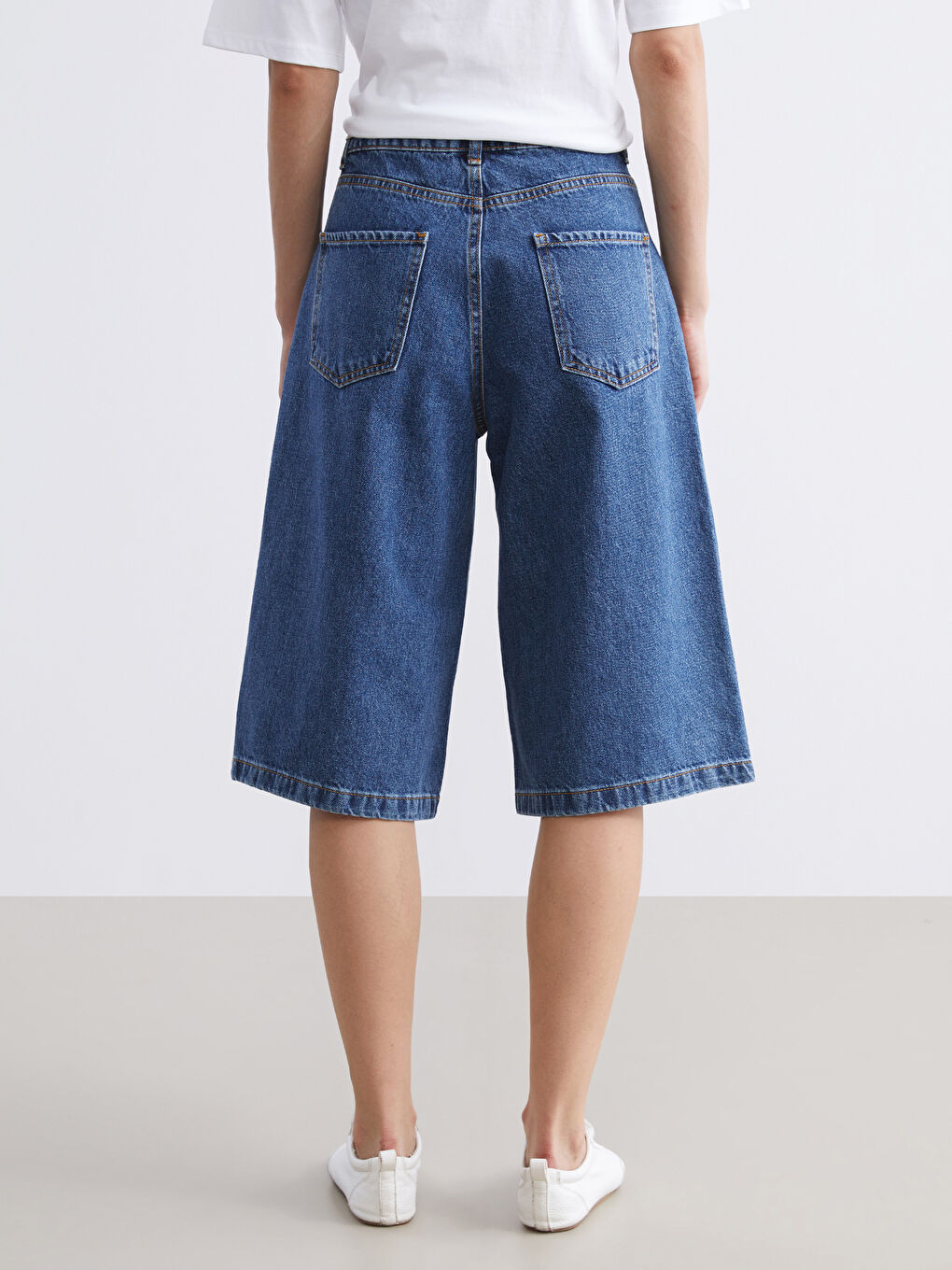 Mavi Bermuda Fit Kadın Jean Şortolon-3