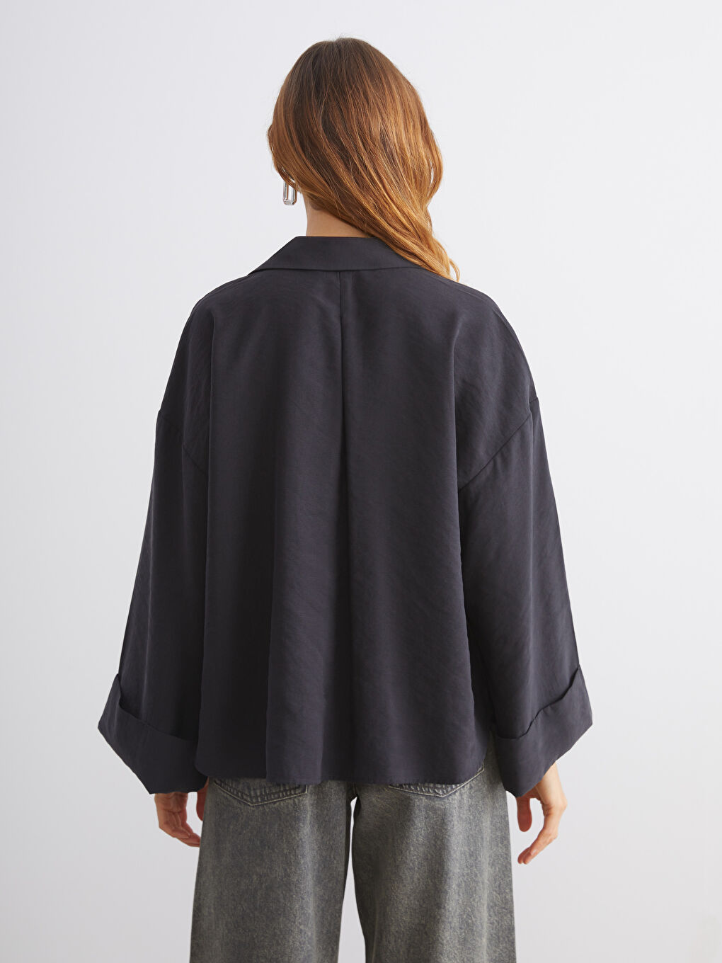Siyah Oversize Modal Karışımlı Kadın Gömlek-3