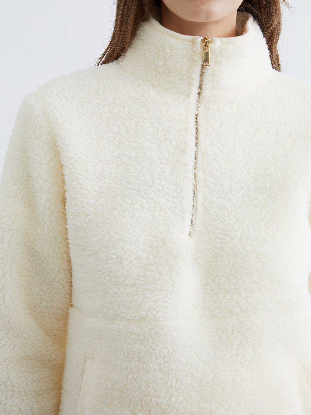 Bej Dik Yaka Kadın Pelüş Sweatshirt-2