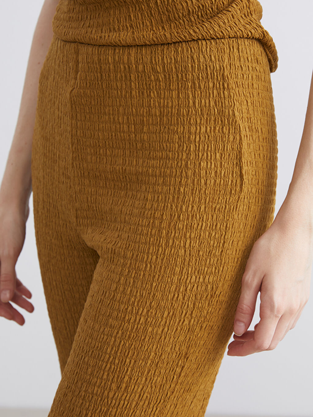 Yeşil Beli Lastikli Dokulu Kadın Pantolon-2