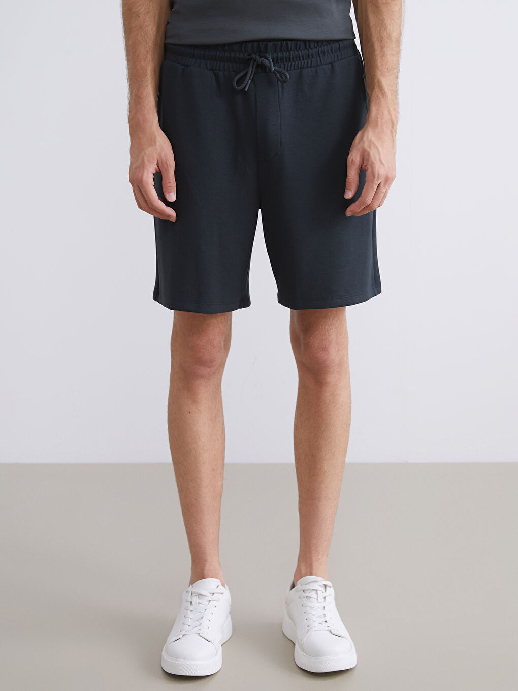 Antrasit Standart Kalıp Erkek Şort-1