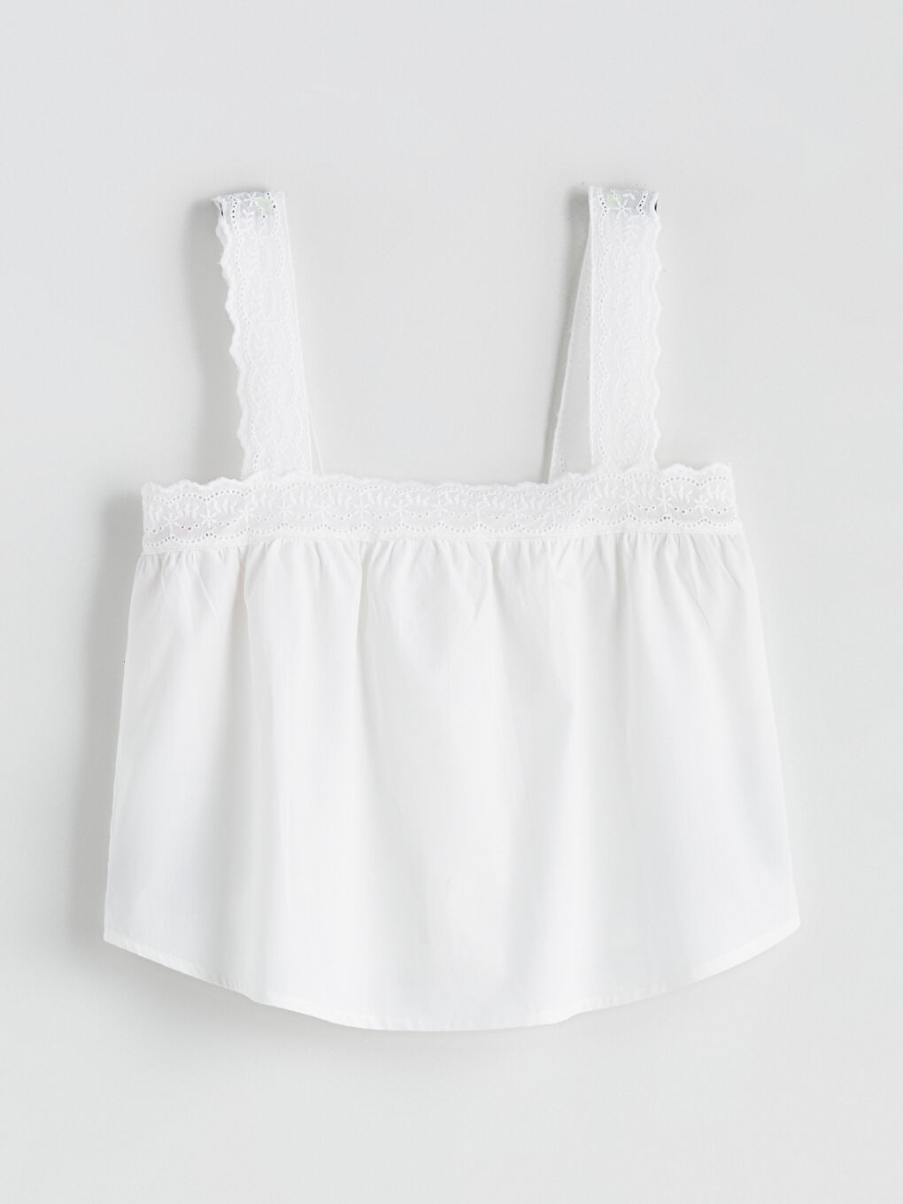 Beyaz Kare Yaka Nakışlı Kadın Pijama Üst