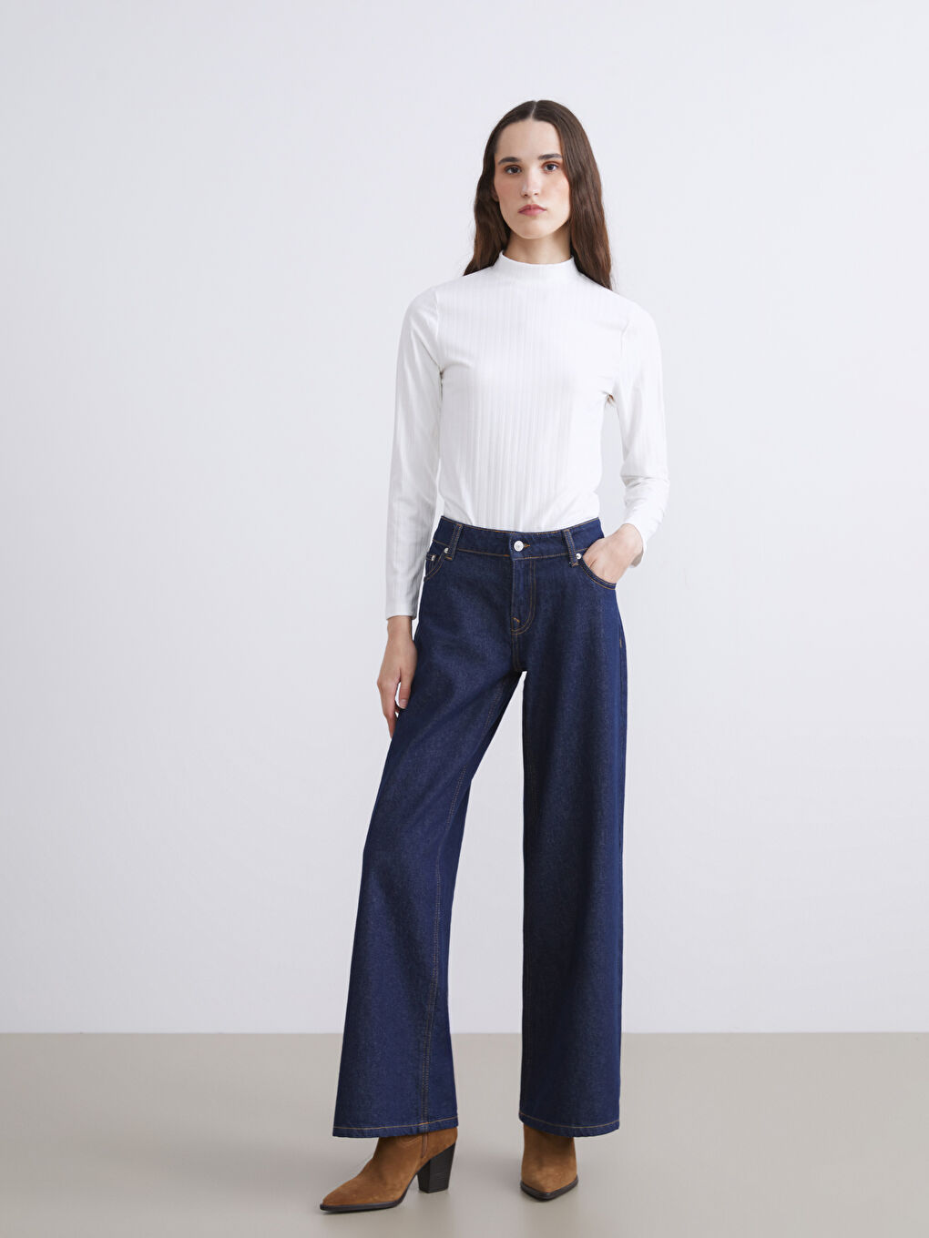 Ekru Dik Yaka Kadın Body-2