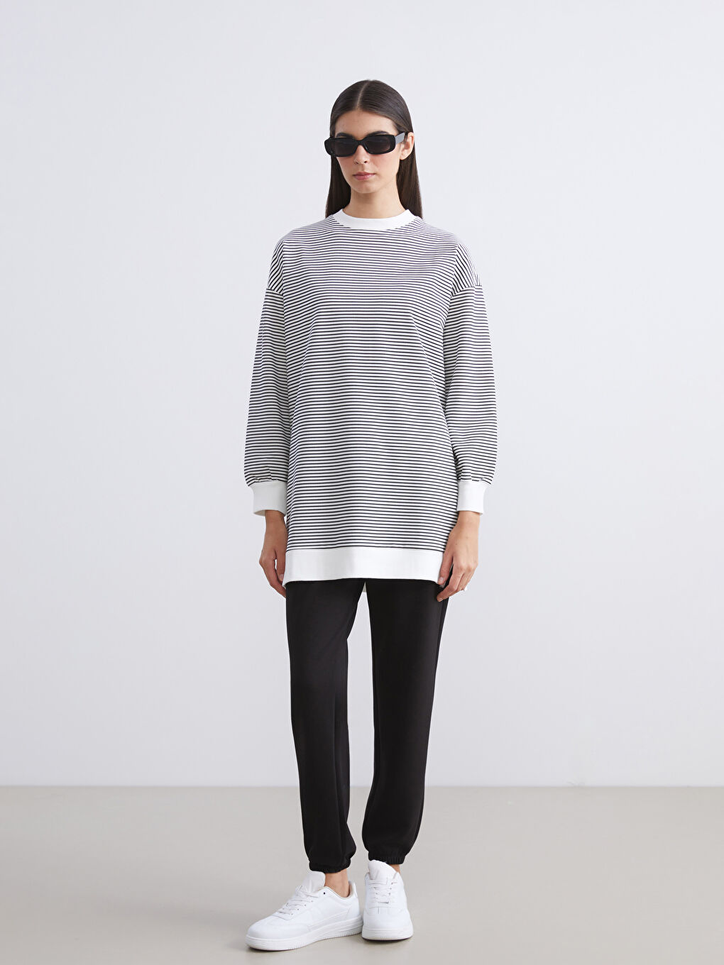 Siyah Büyük Beden Bisiklet Yaka Çizgili Kadın Sweatshirt Tunik-2