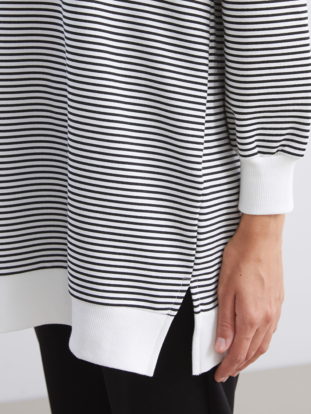 Siyah Büyük Beden Bisiklet Yaka Çizgili Kadın Sweatshirt Tunik-3