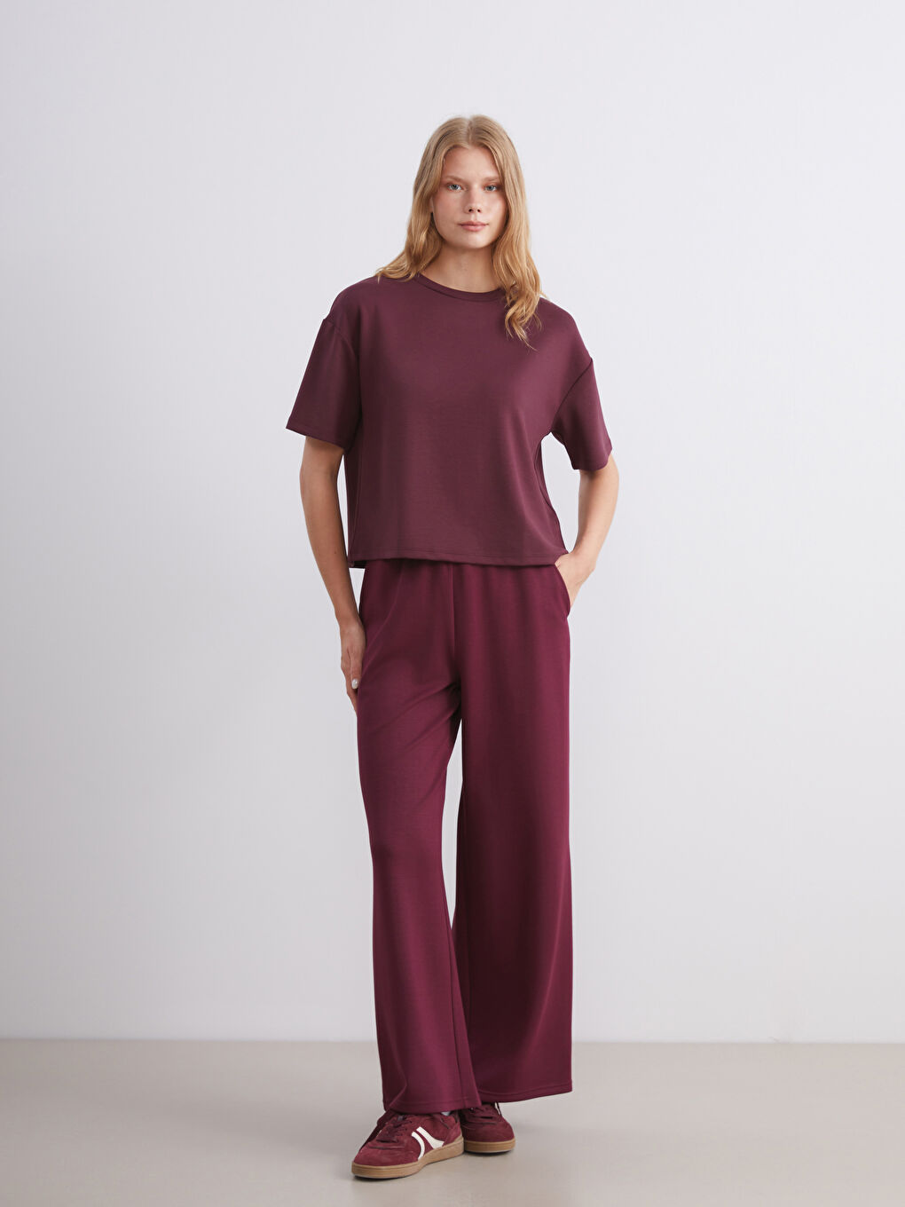 Mürdüm Bisiklet Yaka Kadın Tişört-1