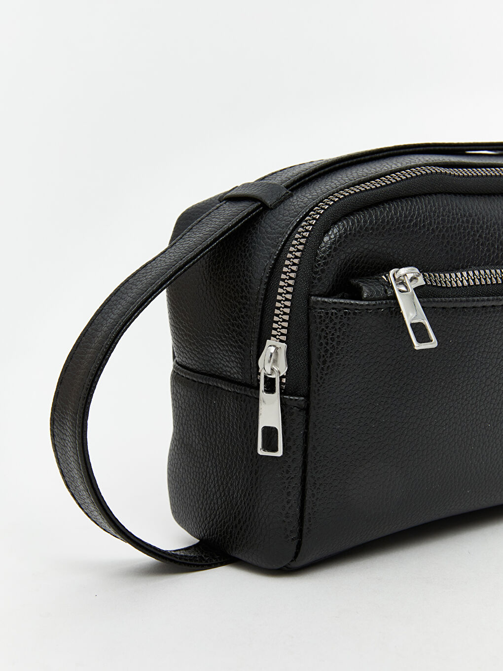 Siyah Deri Görünümlü Erkek El Çantası-2