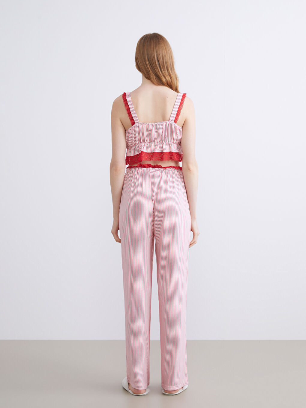 Beyaz Dantel Detaylı Kadın Pijama Takımı-3