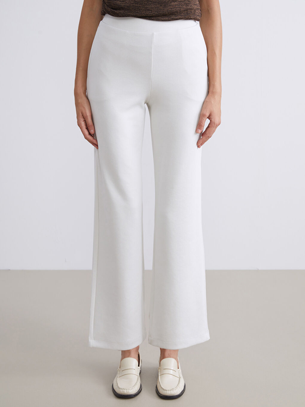 Bej Beli Lastikli Geniş Paça Kadın Eşofman Altı-1