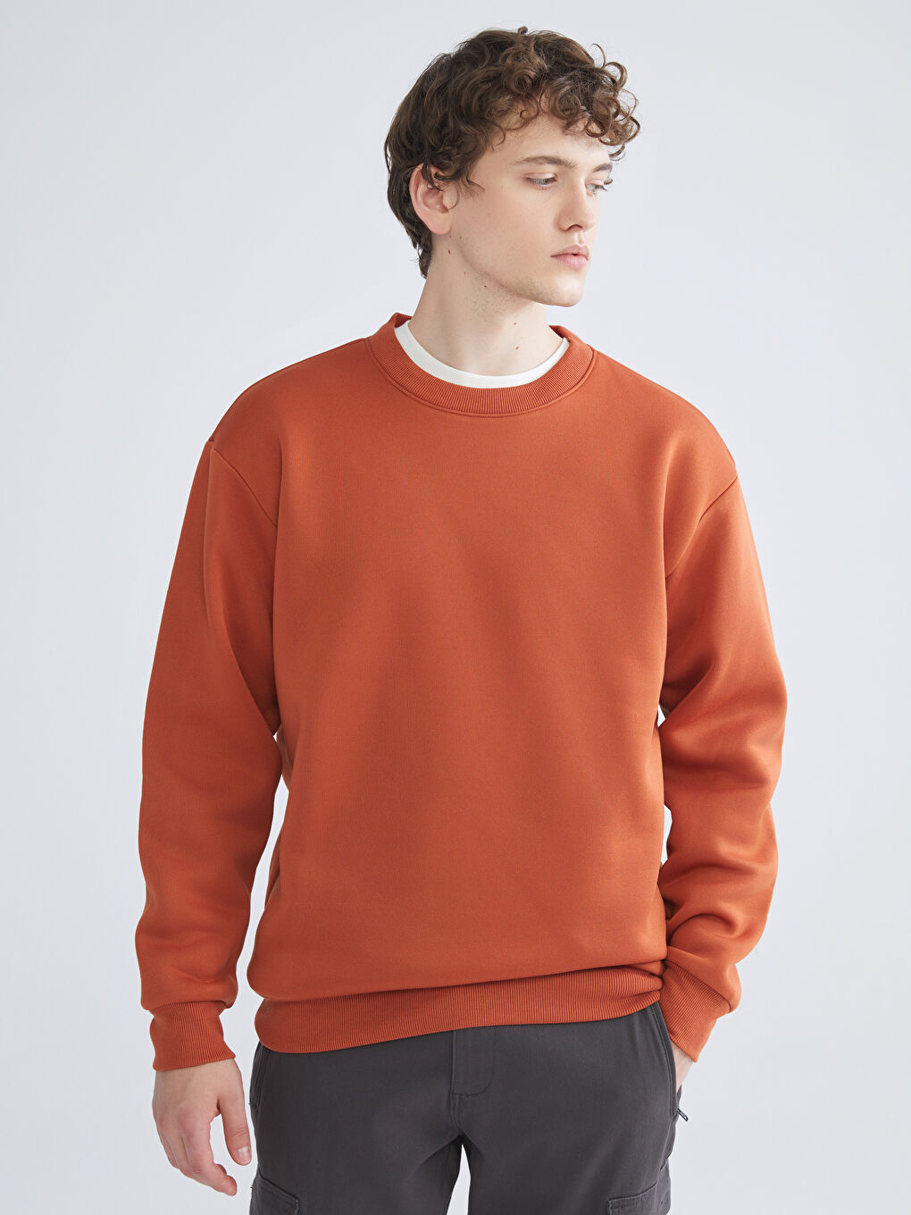 Свитшот с круглым вырезом для мужчин