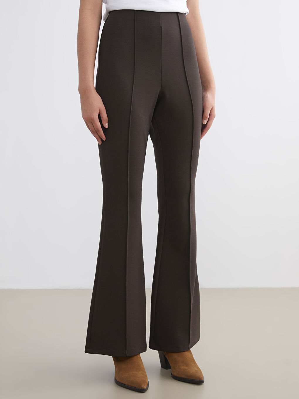 Kahverengi Beli Lastikli İspanyol Paça Kadın Pantolon-4