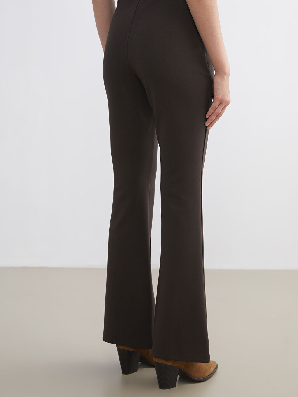 Kahverengi Beli Lastikli İspanyol Paça Kadın Pantolon-6