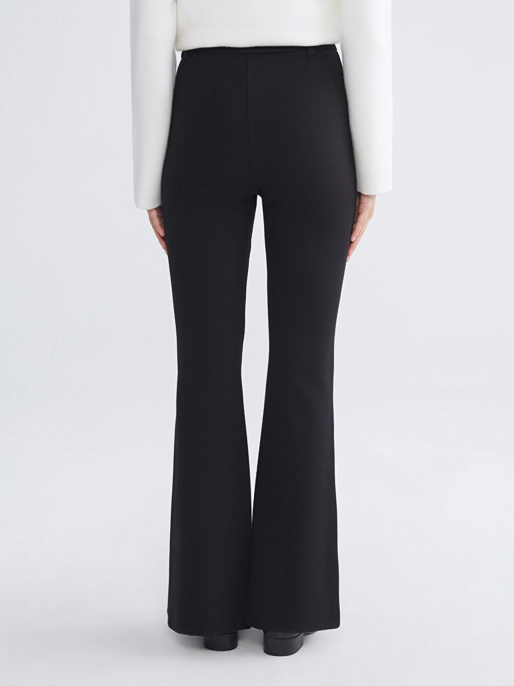 Siyah Dar Fit İspanyol Paça Kadın Pantolon-3