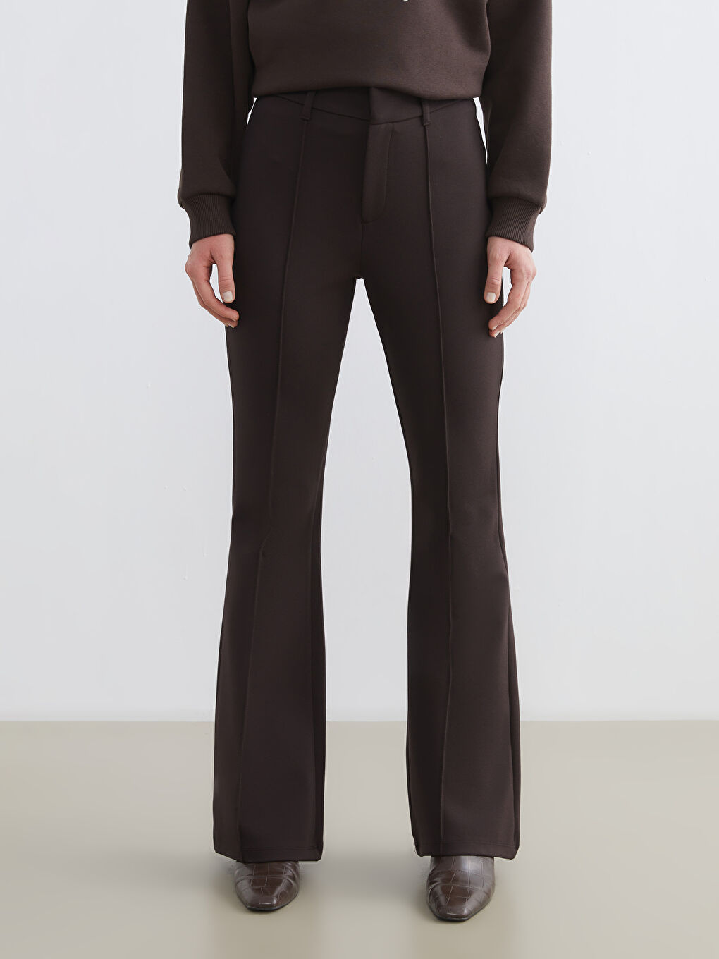 Kahverengi Dar Fit İspanyol Paça Kadın Pantolon-1