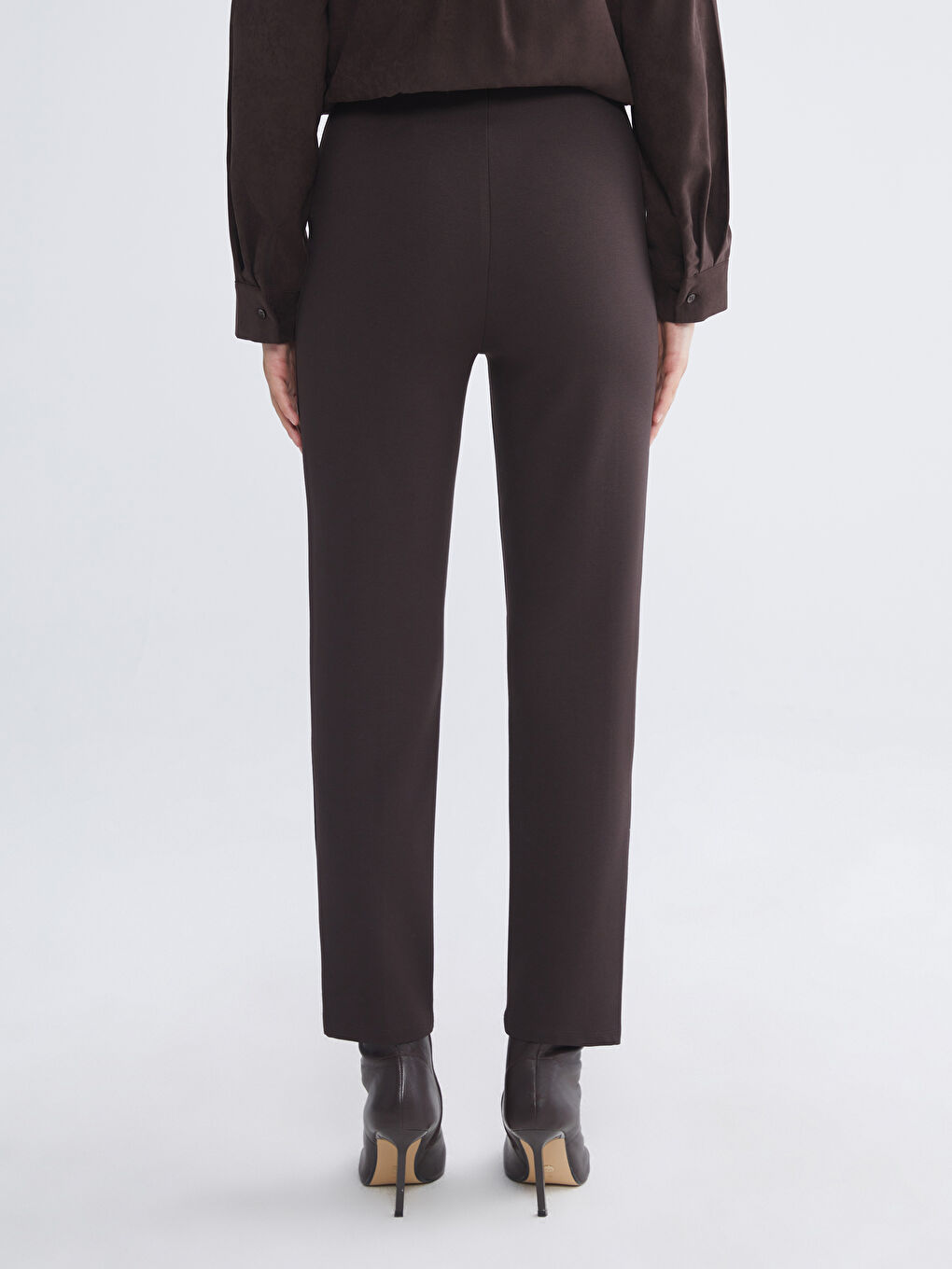 Carrot Fit Women's Trousers-4