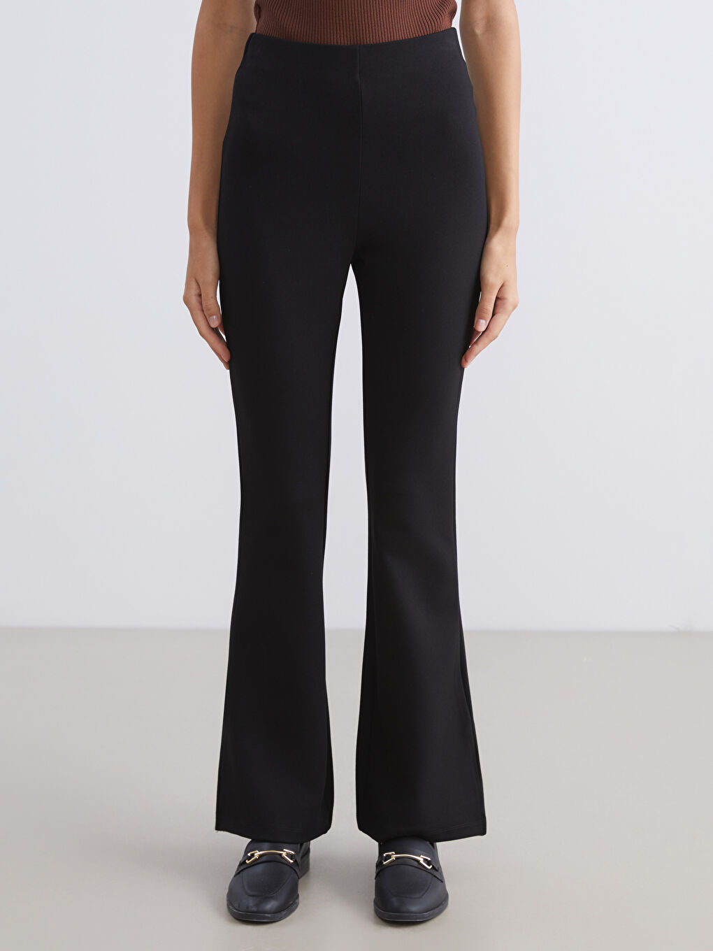 Siyah Beli Lastikli Geniş Paça Kadın Pantolon-2