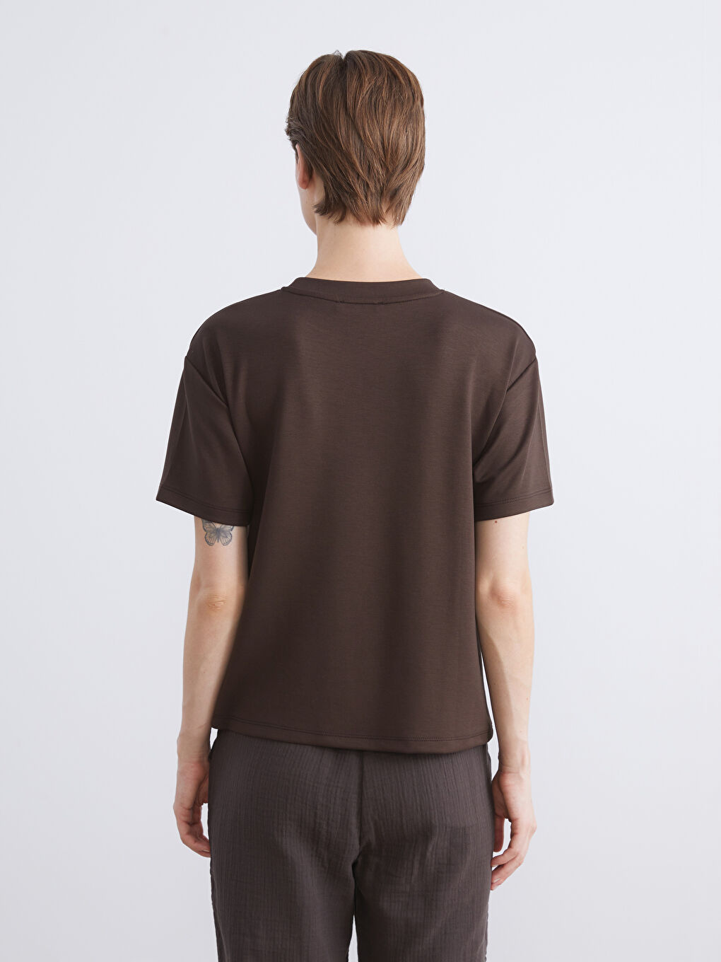 Kahverengi Bisiklet Yaka Baskılı Kadın Tişört-3