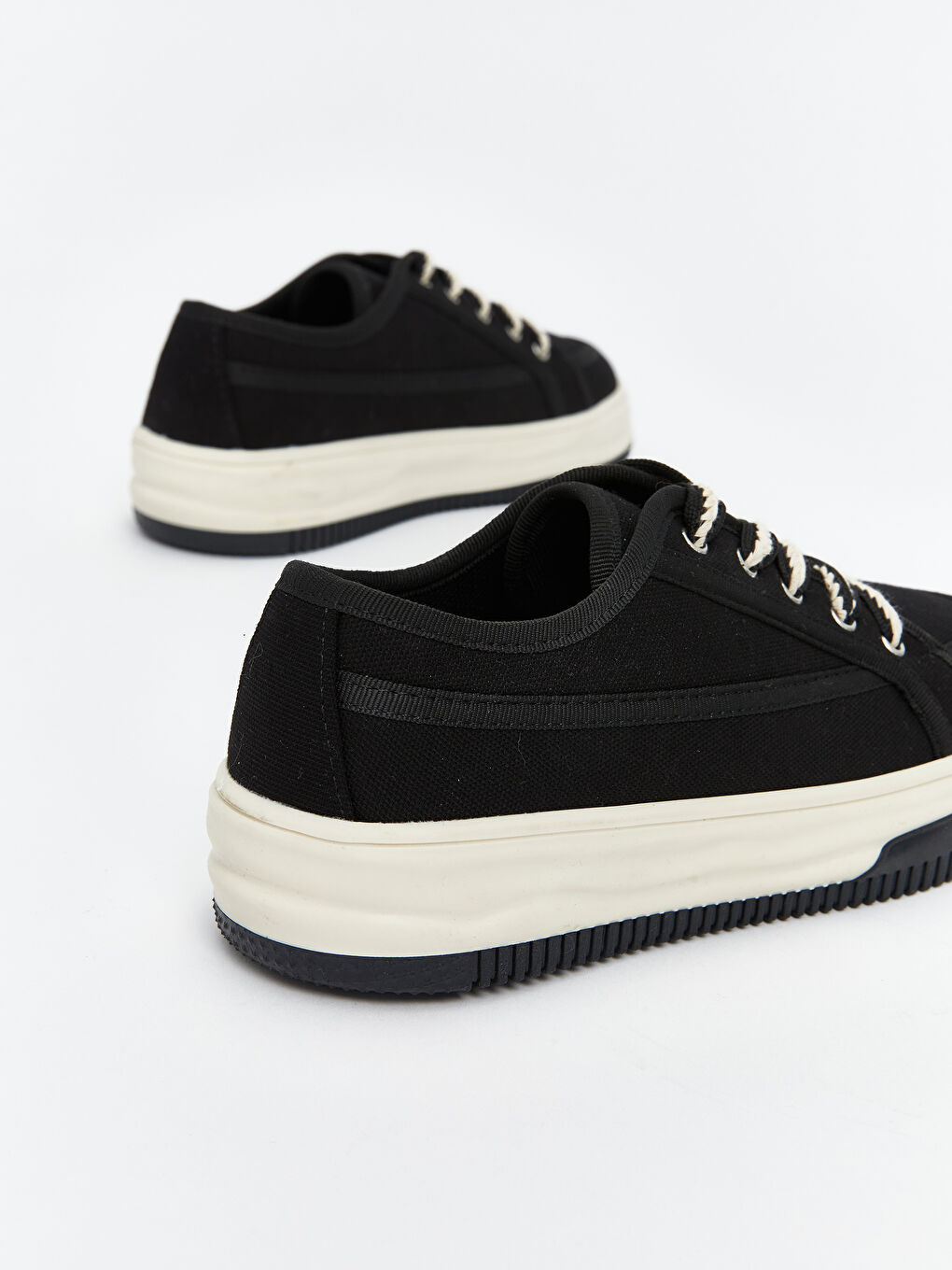 Siyah Bağcıklı Kadın Spor Ayakkabı-4