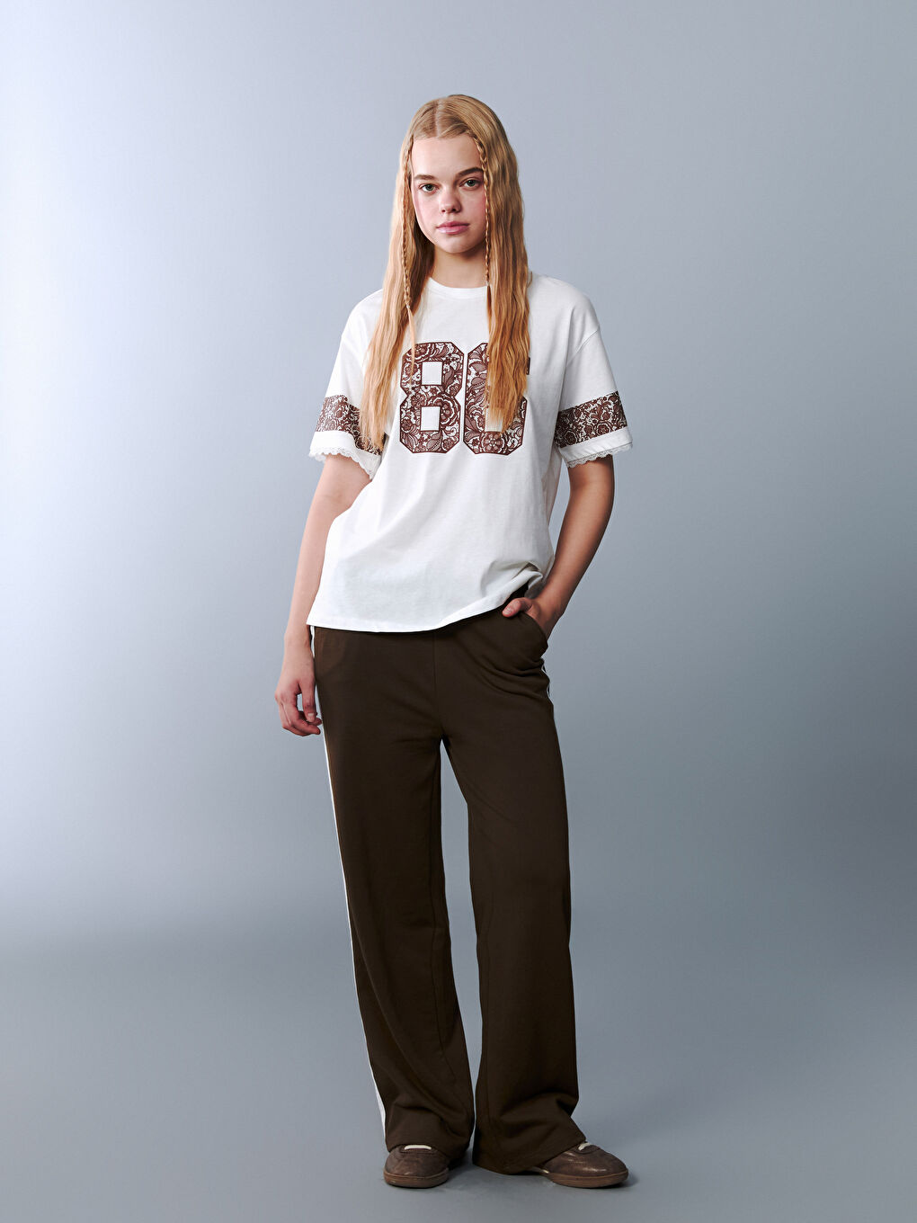 Ekru Bisiklet Yaka Genç Kız Tişört-1