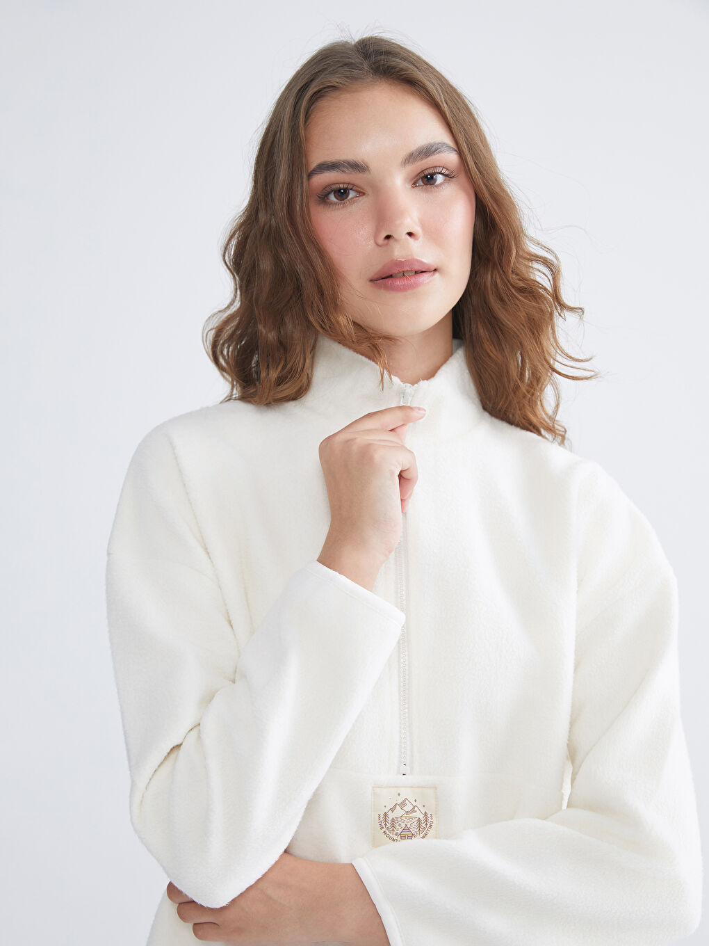 Bej Dik Yaka Nakışlı Polar Kadın Sweatshirt Tunik