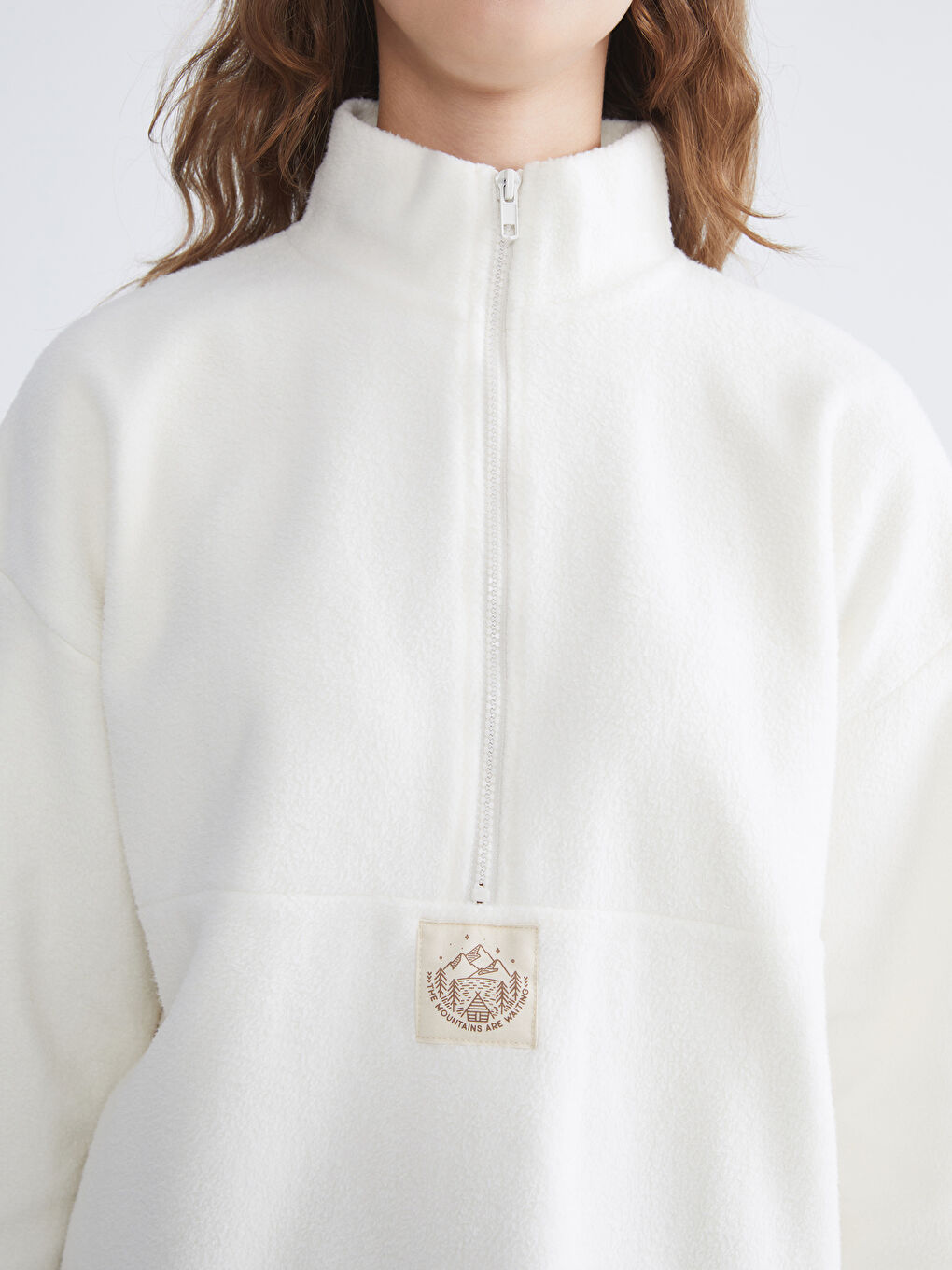 Bej Dik Yaka Nakışlı Polar Kadın Sweatshirt Tunik-2