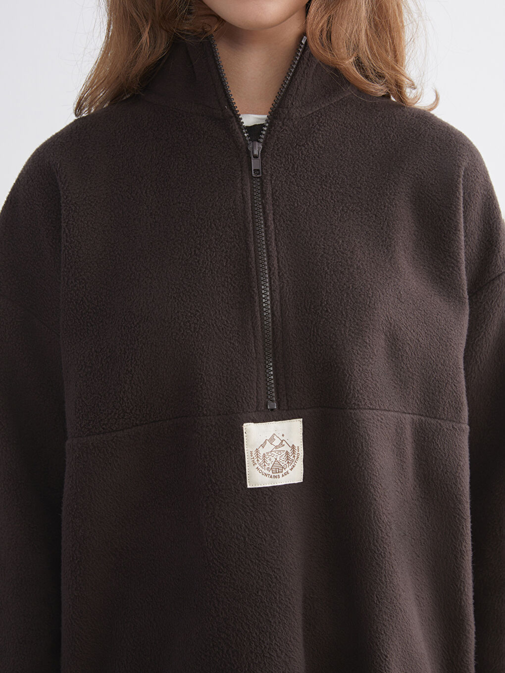 Kahverengi Dik Yaka Nakışlı Polar Kadın Sweatshirt Tunik-2