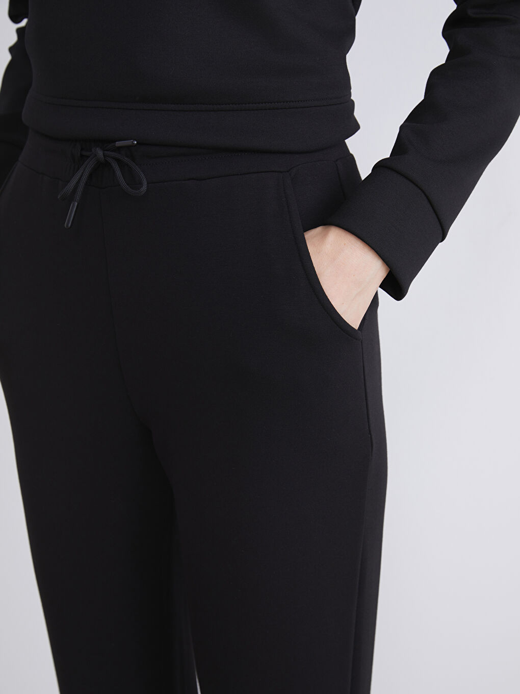 Siyah Beli Lastikli Kadın Jogger Eşofman Altı-2