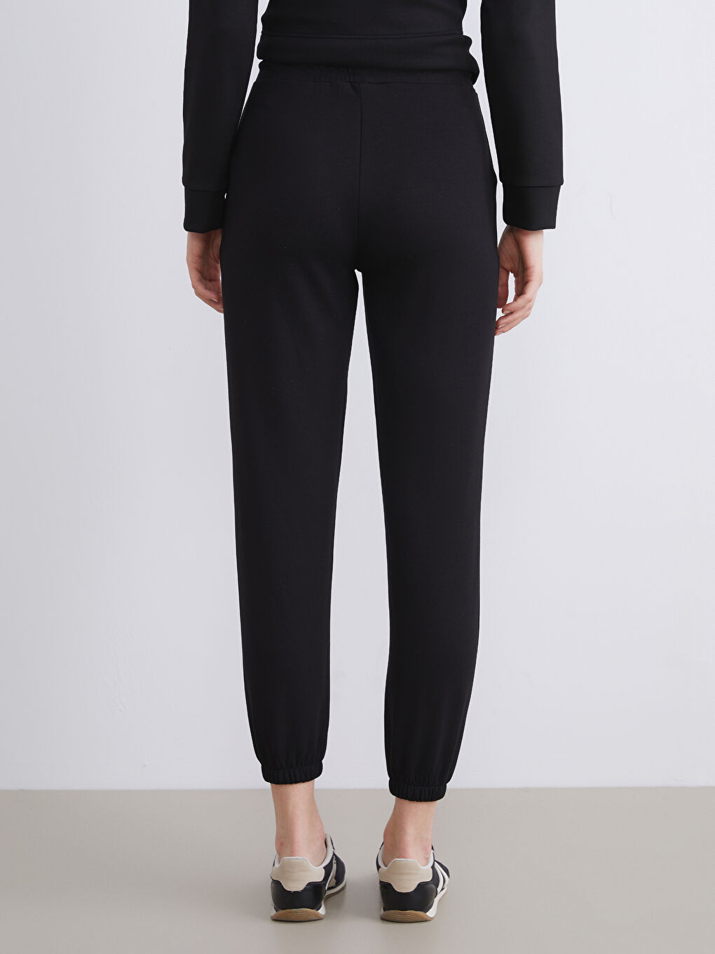 Siyah Beli Lastikli Kadın Jogger Eşofman Altı-3
