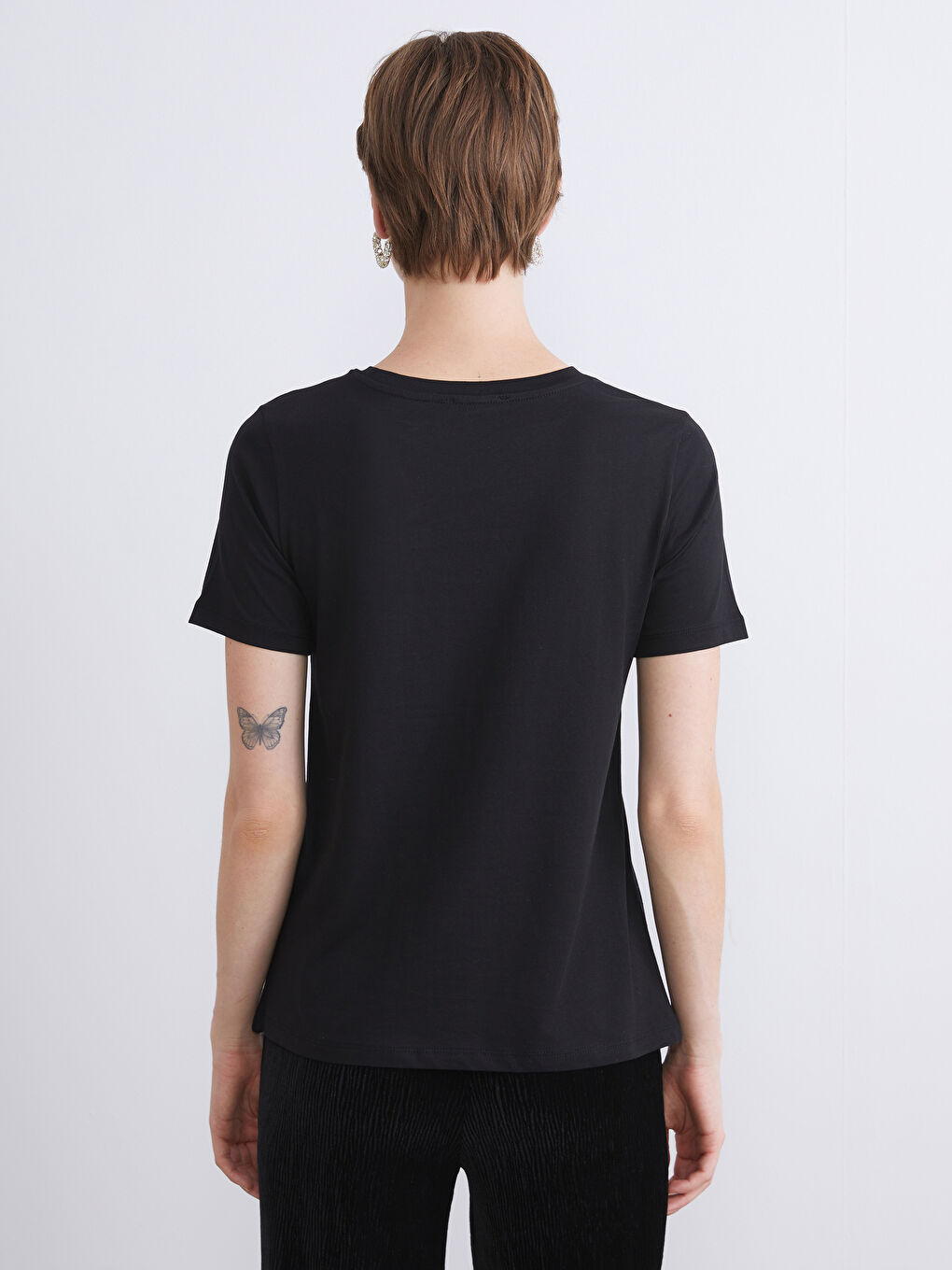 Siyah Bisiklet Yaka Taşlı Kadın Tişört-5