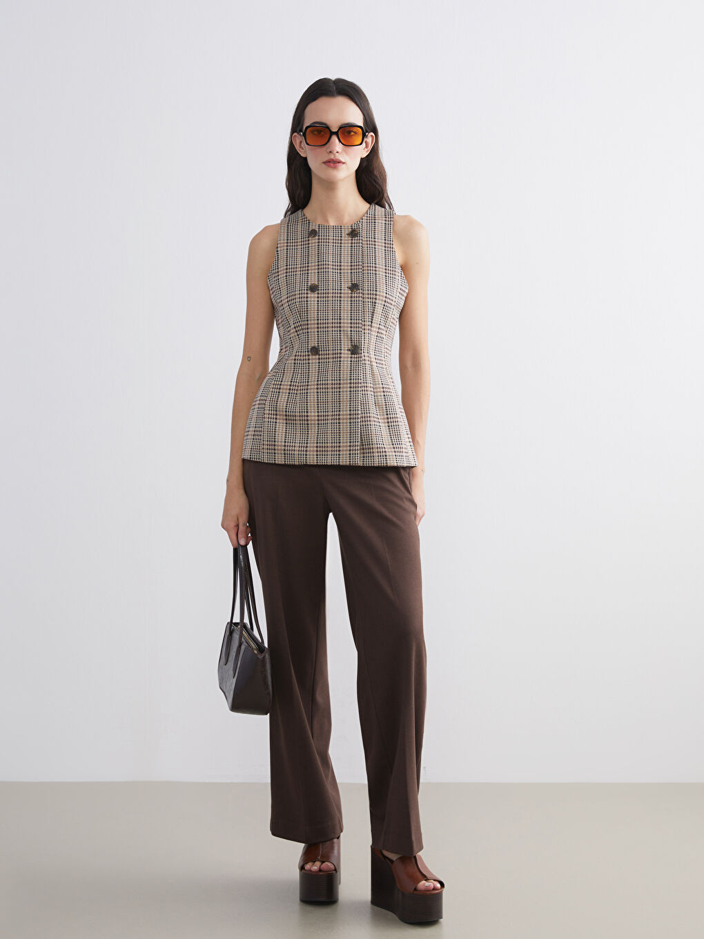 Женский классический жилет в клетку с круглым вырезом-1