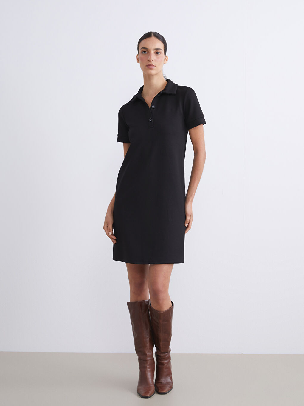 Siyah Polo Yaka A Kesim Mini Elbise-1