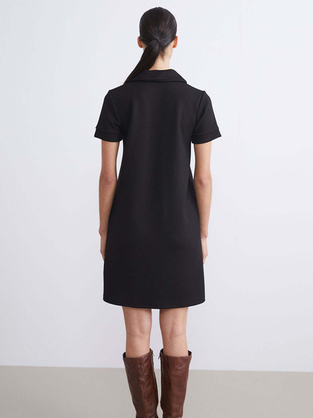 Siyah Polo Yaka A Kesim Mini Elbise-3