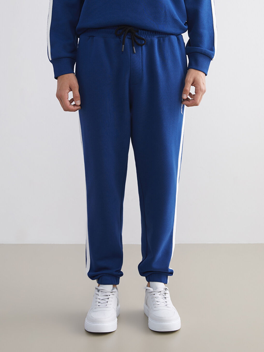 Standard Fit Men's Jogger Sweatpants-1