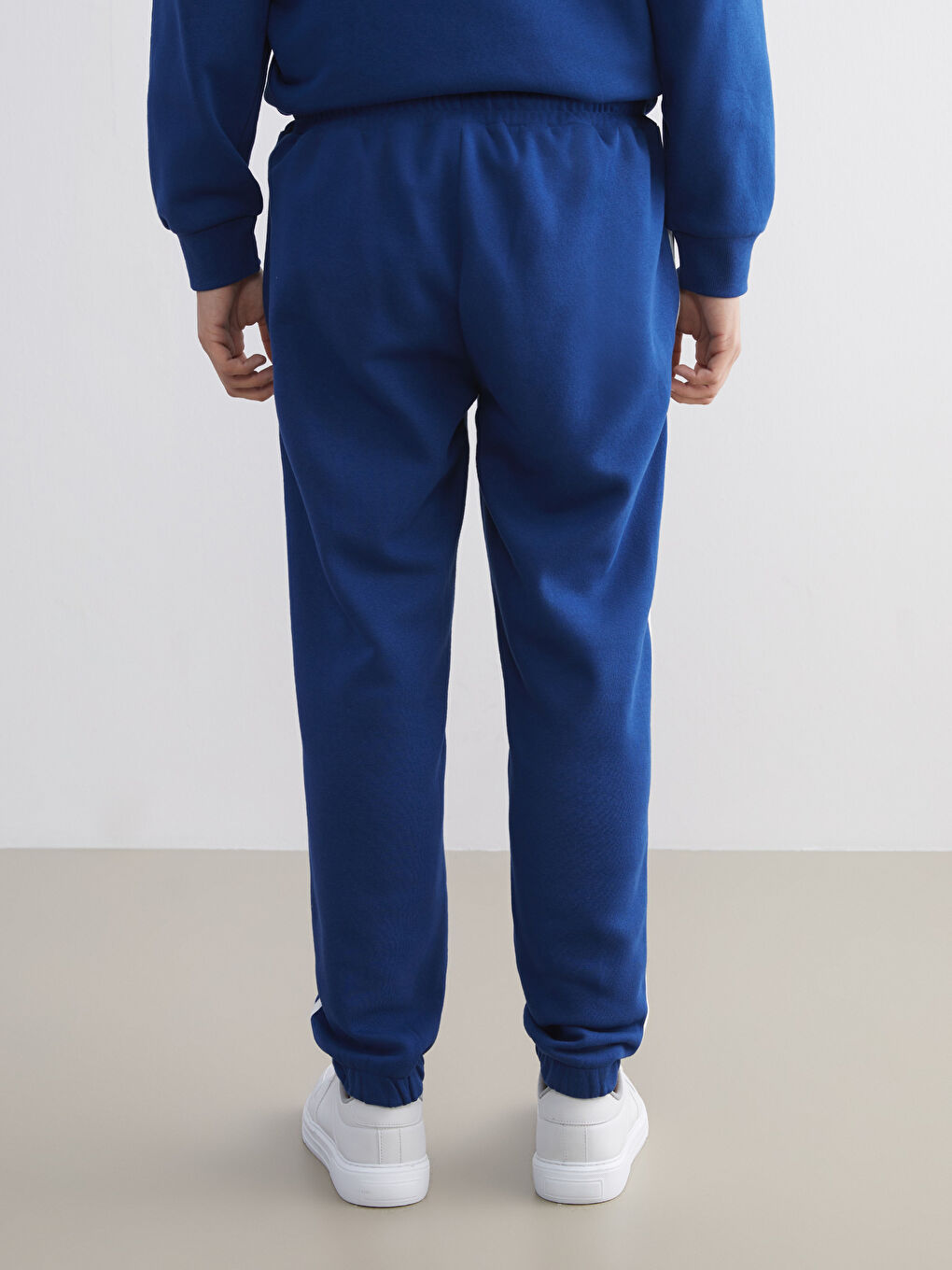 Standard Fit Men's Jogger Sweatpants-3