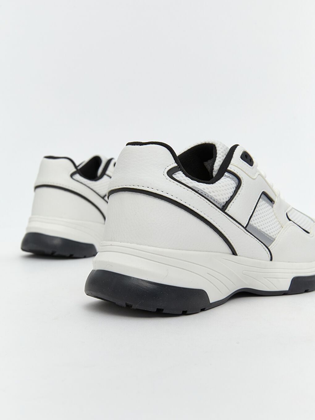 Beyaz File Detaylı Bağcıklı Kadın Spor Ayakkabı-4